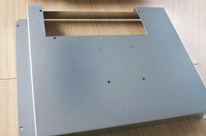 钣金加工表面应进行什么操作?