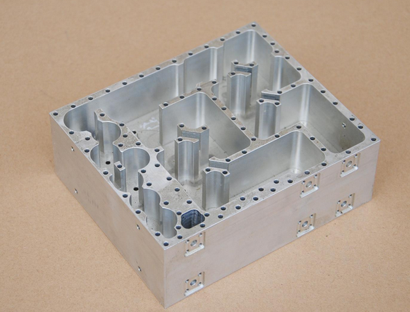 钣金加工机箱要注意?